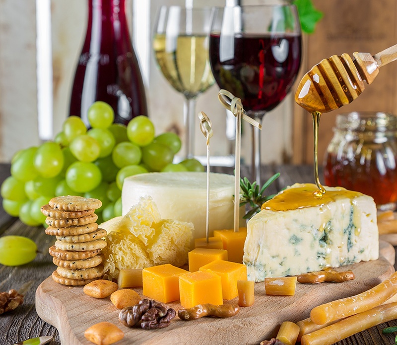 Cocktail thématique : fromages & vins